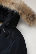 Carica l'immagine nel visualizzatore di Gallery, WOOLRICH ARCTIC PARKA DF MLB MELTON BLUE WOCPS2880 - Unisex