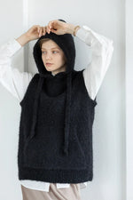 Carica l'immagine nel visualizzatore di Gallery, Hood Sleeveless Pullover CT25318 - C.T.plage