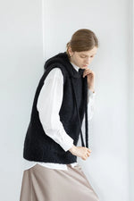 Carica l'immagine nel visualizzatore di Gallery, Hood Sleeveless Pullover CT25318 - C.T.plage