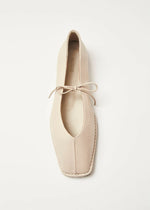Carica l'immagine nel visualizzatore di Gallery, Sway Cream Leather Ballet Flats - Alohas