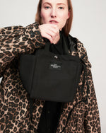 Carica l'immagine nel visualizzatore di Gallery, Borsa Small Side Pocket Tote Black - BAGSINPROGRESS