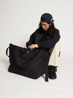 Carica l'immagine nel visualizzatore di Gallery, Traveler Duffle Large Bag Black - BAGSINPROGRESS