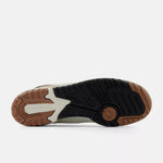 Carica l'immagine nel visualizzatore di Gallery, New Balance 550VGC - Unisex