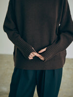 Carica l'immagine nel visualizzatore di Gallery, Maglione Lulu Brown | Navy | Grey - Nicholson&amp;Nicholson
