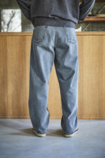 Carica l'immagine nel visualizzatore di Gallery, Jeans 100 Super Dad's Bleach Bk Den 01-1100W-D61B  - Orslow - Unisex
