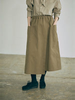 Carica l'immagine nel visualizzatore di Gallery, Gonna Baton HC Khaki - Nicholson&amp;Nicholson
