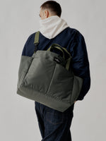 Carica l'immagine nel visualizzatore di Gallery, Carry All Beach Bag Khaki Green Puffer - BIP
