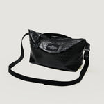 Carica l&#39;immagine nel visualizzatore di Gallery, Borsa Fannypack Crossbody Black Croco - BAGSINPROGRESS
