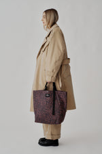 Carica l'immagine nel visualizzatore di Gallery, Borsa Market Tote Leopard Puffer - BAGSINPROGRESS
