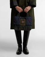 Carica l'immagine nel visualizzatore di Gallery, Arlene Mini Quilt Tote Bag - Barbour
