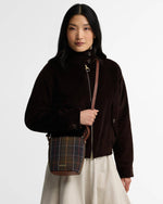 Carica l'immagine nel visualizzatore di Gallery, Cedar Mini Tartan Bucket Bag - Barbour

