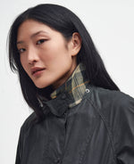 Carica l'immagine nel visualizzatore di Gallery, Beadnell Wax Jacket Sage - Barbour
