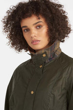 Carica l&#39;immagine nel visualizzatore di Gallery, Lightweight Beadnell Wax Jacket Archive Olive - Barbour
