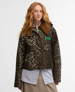 Carica l&#39;immagine nel visualizzatore di Gallery, Giacca a vento cerata con stampa leopardata - Barbour x GANNI
