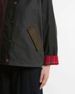 Carica l'immagine nel visualizzatore di Gallery, Patchwork Transport Wax Jacket - Barbour
