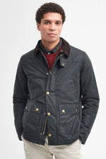 Carica l'immagine nel visualizzatore di Gallery, Reelin Wax Jacket Sage - Barbour
