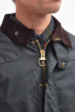 Carica l'immagine nel visualizzatore di Gallery, Reelin Wax Jacket Sage - Barbour
