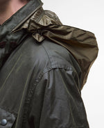 Carica l&#39;immagine nel visualizzatore di Gallery, Editor Waxed Jacket Archive Olive - Barbour

