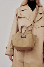 Carica l&#39;immagine nel visualizzatore di Gallery, Borsa Small Side Pocket Tote Khaki - BAGSINPROGRESS
