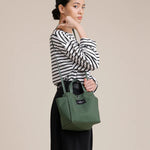 Carica l'immagine nel visualizzatore di Gallery, Borsa Small Side Pocket Tote Olive - BAGSINPROGRESS
