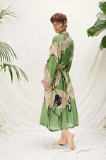 Carica l&#39;immagine nel visualizzatore di Gallery, Stork Pea Green Gown - One Hundred Stars
