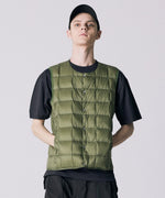 Carica l'immagine nel visualizzatore di Gallery, Crew Neck Button Down Vest Olive - TAION
