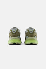 Carica l'immagine nel visualizzatore di Gallery, New Balance U20101AH Covert Green Dry Lime - Unisex

