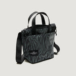 Carica l'immagine nel visualizzatore di Gallery, Borsa Zipper Duffle Small Zebra Puffer - BAGSINPROGRESS
