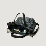 Carica l'immagine nel visualizzatore di Gallery, Borsa Zipper Duffle Small Zebra Puffer - BAGSINPROGRESS
