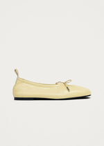 Carica l'immagine nel visualizzatore di Gallery, Rosalind Patent Vanilla Leather Ballet Flats - Alohas
