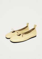 Carica l'immagine nel visualizzatore di Gallery, Rosalind Patent Vanilla Leather Ballet Flats - Alohas
