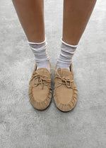 Carica l'immagine nel visualizzatore di Gallery, Rowan Suede Beige Leather Loafers - Alohas
