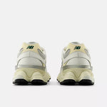 Carica l&#39;immagine nel visualizzatore di Gallery, New Balance 9060ESE Sea Salt Off White - Unisex
