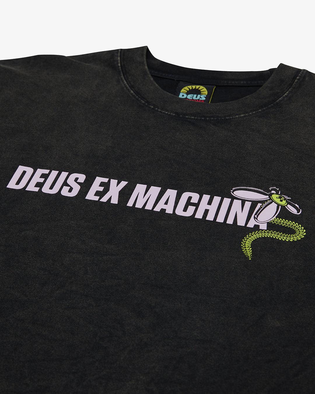 Surf Shop Tee Dirty Anthracite - Deus Ex Machina